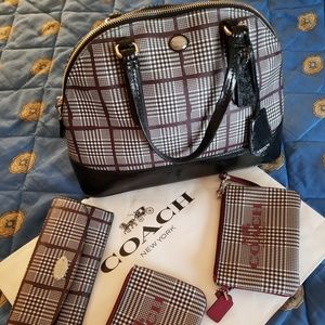 ISO, makeup bag to match